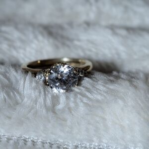 Elegant Gold and Silver Women's Ring